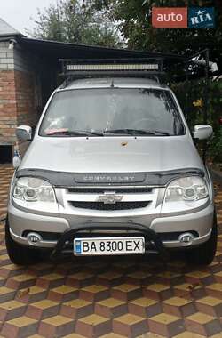 Внедорожник / Кроссовер Chevrolet Niva 2010 в 