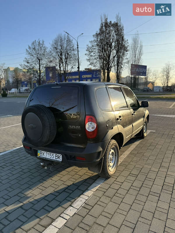 Внедорожник / Кроссовер Chevrolet Niva 2013 в Летичеве