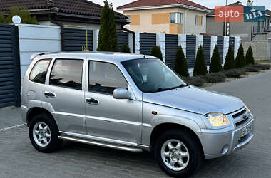 Внедорожник / Кроссовер Chevrolet Niva 2004 в Одессе