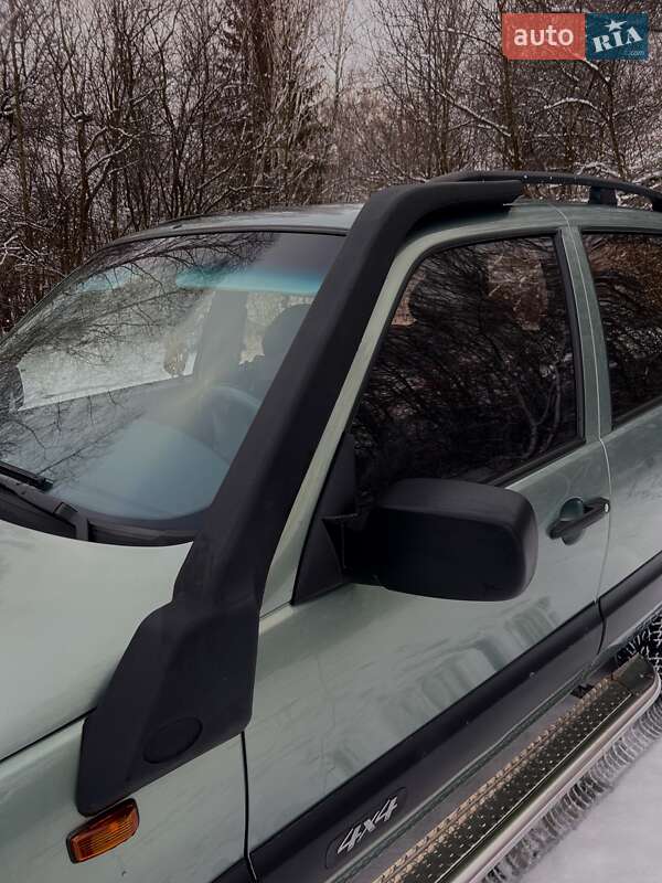 Внедорожник / Кроссовер Chevrolet Niva 2008 в Звягеле