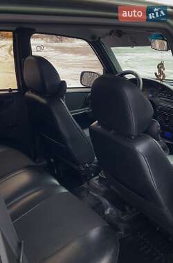 Внедорожник / Кроссовер Chevrolet Niva 2008 в 