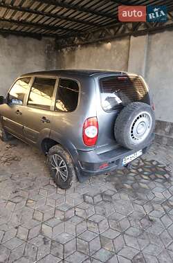 Позашляховик / Кросовер Chevrolet Niva 2010 в Одесі