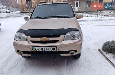 Позашляховик / Кросовер Chevrolet Niva 2006 в Дубні