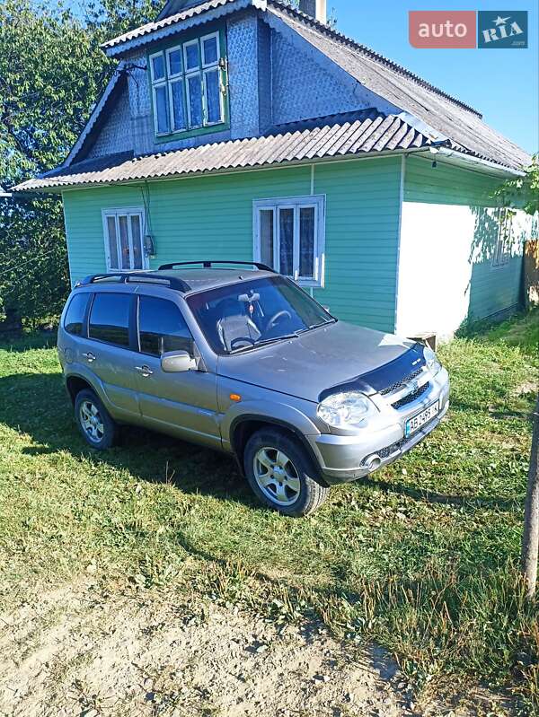 Позашляховик / Кросовер Chevrolet Niva 2010 в Верховині