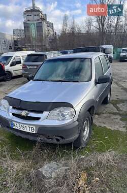 Внедорожник / Кроссовер Chevrolet Niva 2012 в Киеве