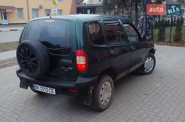 Внедорожник / Кроссовер Chevrolet Niva 2005 в Ровно