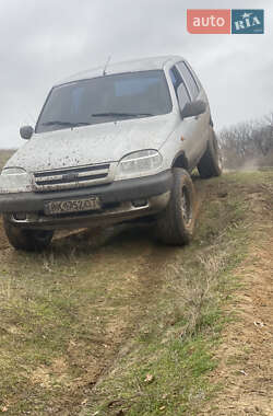 Позашляховик / Кросовер Chevrolet Niva 2005 в Богодухіву