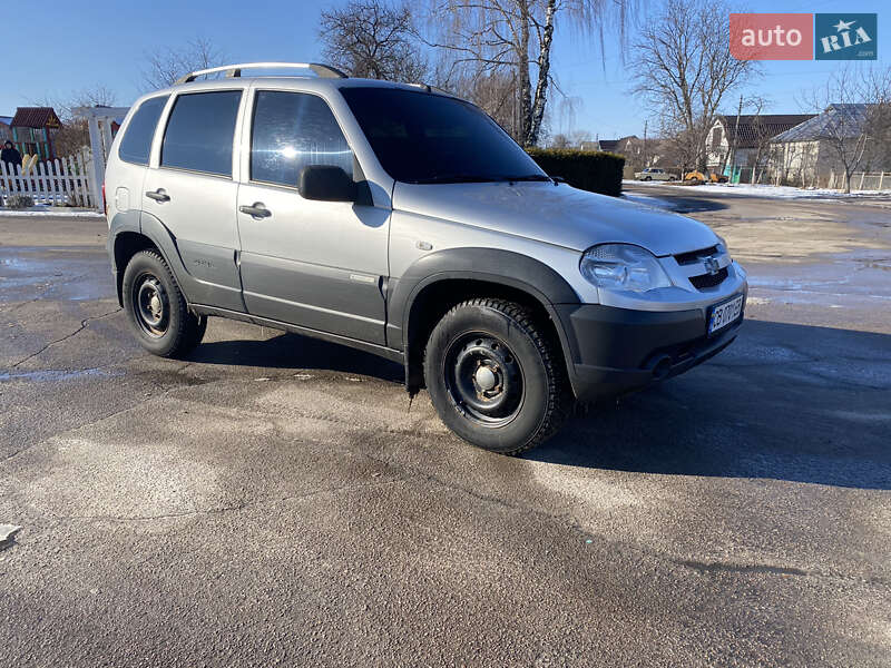 Позашляховик / Кросовер Chevrolet Niva 2011 в Козелеці