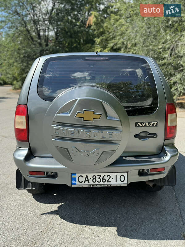 Позашляховик / Кросовер Chevrolet Niva 2004 в Кривому Розі