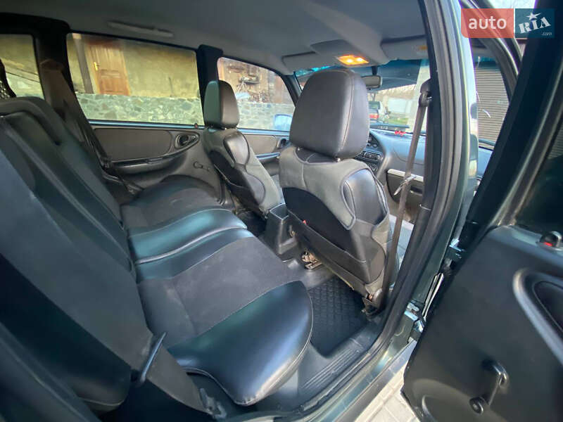 Внедорожник / Кроссовер Chevrolet Niva 2012 в Голованевске