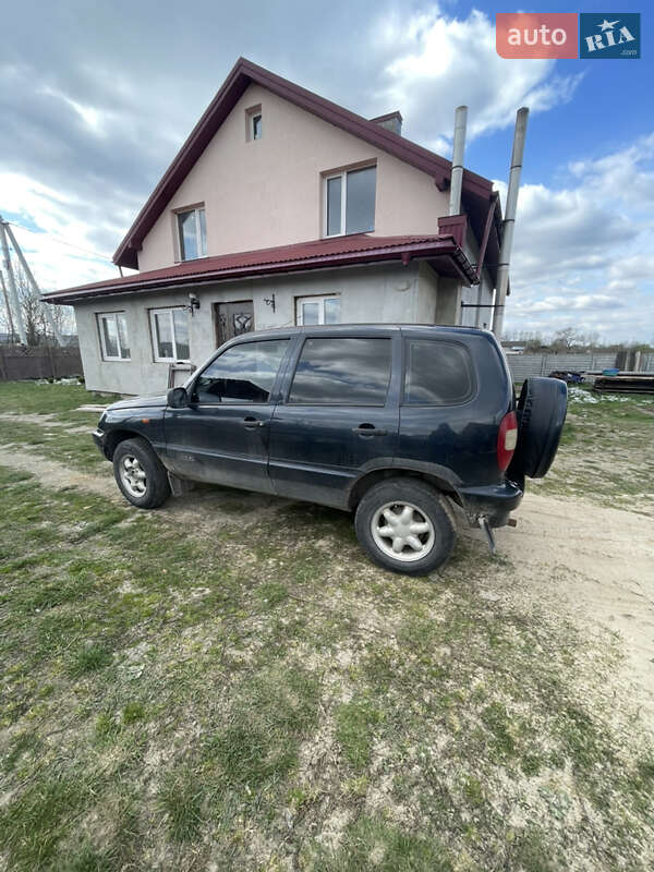 Позашляховик / Кросовер Chevrolet Niva 2006 в Жовкві