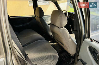 Внедорожник / Кроссовер Chevrolet Niva 2005 в 