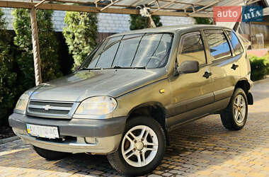 Внедорожник / Кроссовер Chevrolet Niva 2005 в 