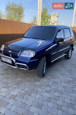 Позашляховик / Кросовер Chevrolet Niva 2008 в 