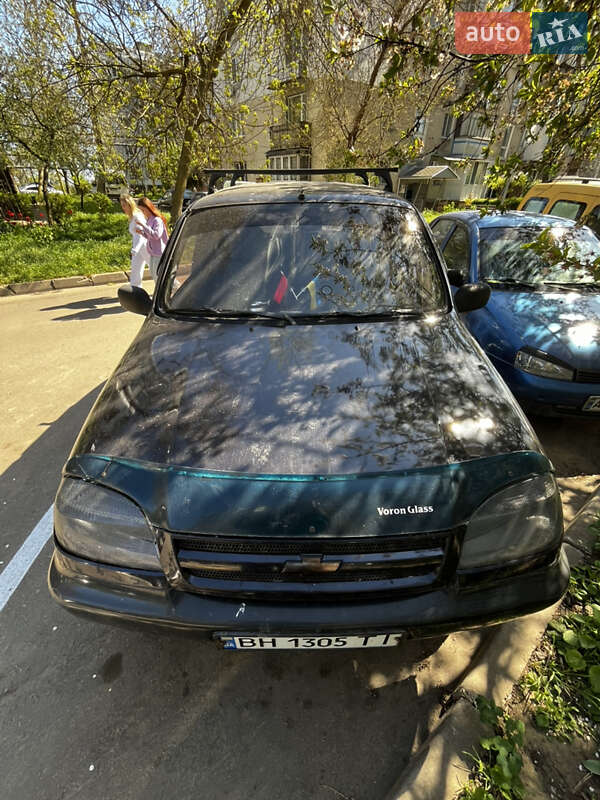 Chevrolet Niva 2004