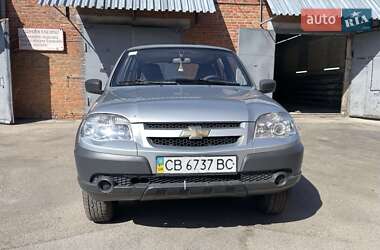 Позашляховик / Кросовер Chevrolet Niva 2014 в 