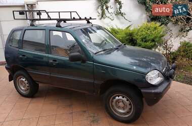 Внедорожник / Кроссовер Chevrolet Niva 2004 в 