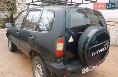 Внедорожник / Кроссовер Chevrolet Niva 2004 в 