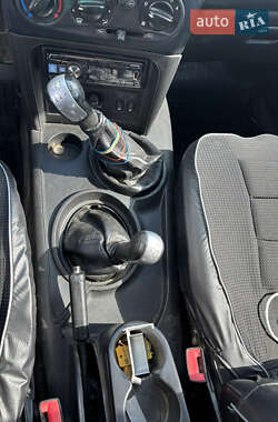 Позашляховик / Кросовер Chevrolet Niva 2010 в 