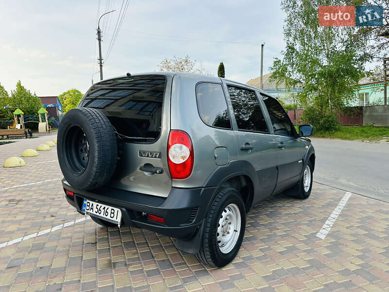 Внедорожник / Кроссовер Chevrolet Niva 2017 в 