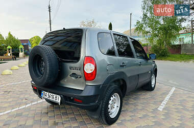 Внедорожник / Кроссовер Chevrolet Niva 2017 в 