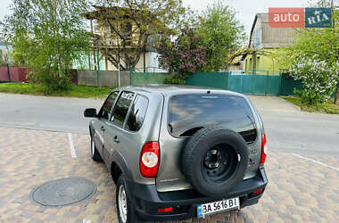 Внедорожник / Кроссовер Chevrolet Niva 2017 в 