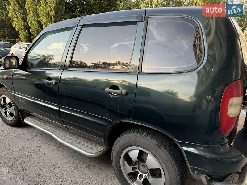Внедорожник / Кроссовер Chevrolet Niva 2005 в Кривом Роге