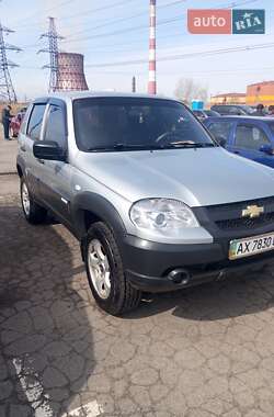 Внедорожник / Кроссовер Chevrolet Niva 2013 в 