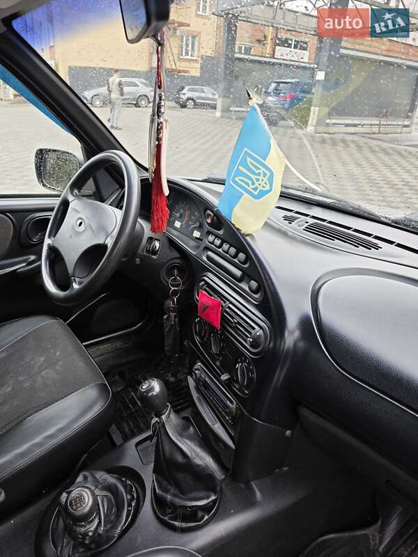 Позашляховик / Кросовер Chevrolet Niva 2007 в Хмельницькому