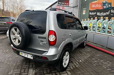 Внедорожник / Кроссовер Chevrolet Niva 2013 в 