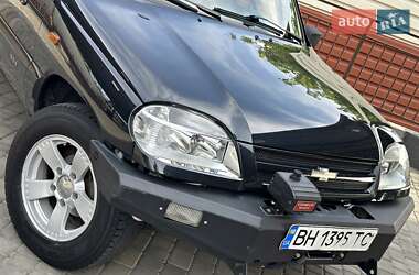 Внедорожник / Кроссовер Chevrolet Niva 2008 в 