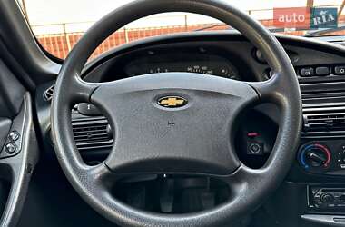 Внедорожник / Кроссовер Chevrolet Niva 2008 в 