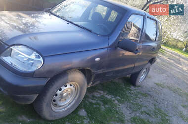 Позашляховик / Кросовер Chevrolet Niva 2004 в Луцьку