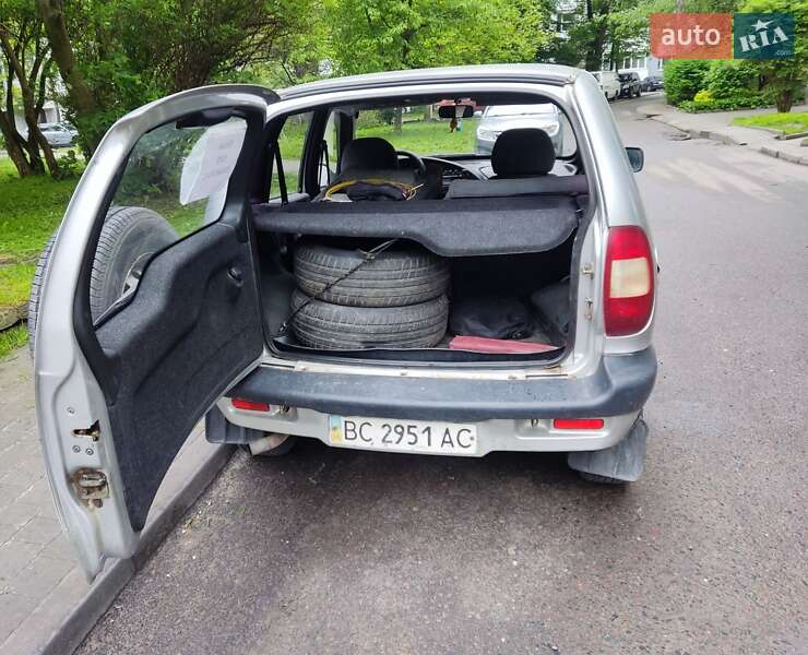 Позашляховик / Кросовер Chevrolet Niva 2004 в Львові