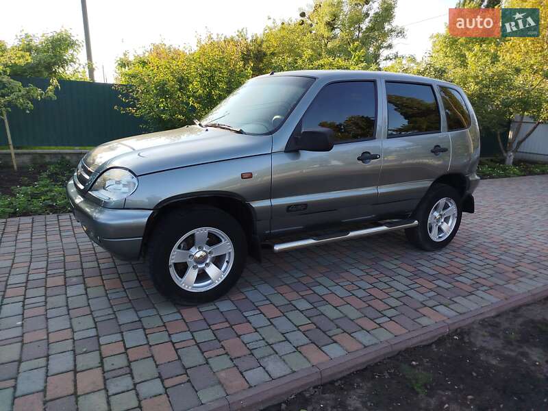 Внедорожник / Кроссовер Chevrolet Niva 2008 в 