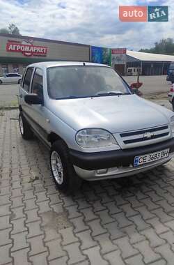 Внедорожник / Кроссовер Chevrolet Niva 2005 в 