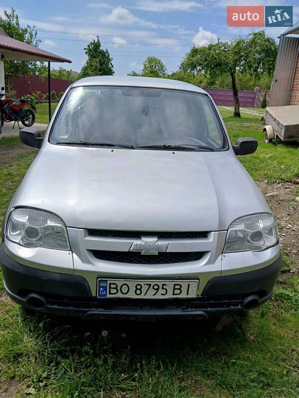 Позашляховик / Кросовер Chevrolet Niva 2011 в Тернополі