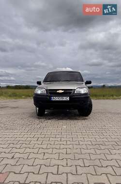 Внедорожник / Кроссовер Chevrolet Niva 2013 в Тячеве