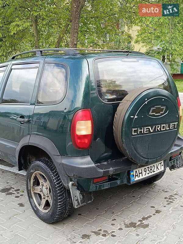 Внедорожник / Кроссовер Chevrolet Niva 2003 в Ладыжине