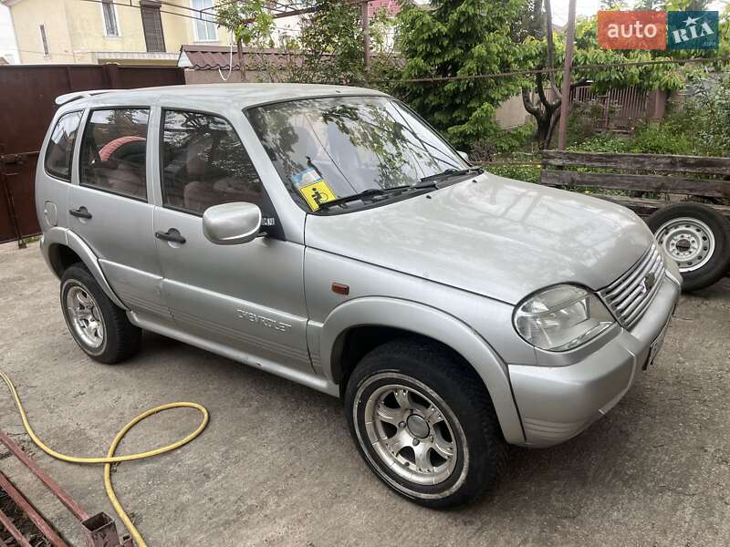 Позашляховик / Кросовер Chevrolet Niva 2004 в Одесі