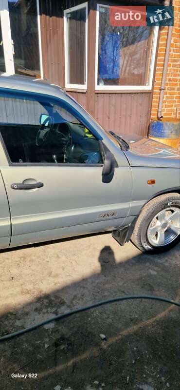 Внедорожник / Кроссовер Chevrolet Niva 2008 в Сумах