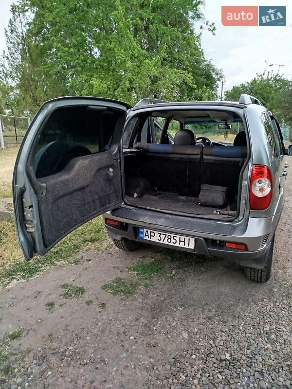 Внедорожник / Кроссовер Chevrolet Niva 2011 в Кривом Роге