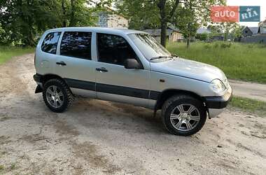 Внедорожник / Кроссовер Chevrolet Niva 2008 в Десне