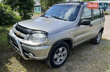 Позашляховик / Кросовер Chevrolet Niva 2012 в Сновську