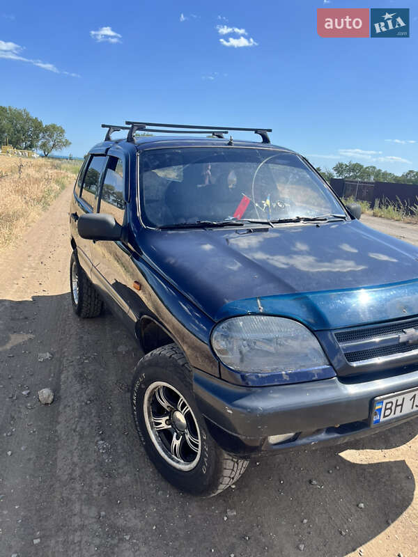 Позашляховик / Кросовер Chevrolet Niva 2004 в Чорноморському