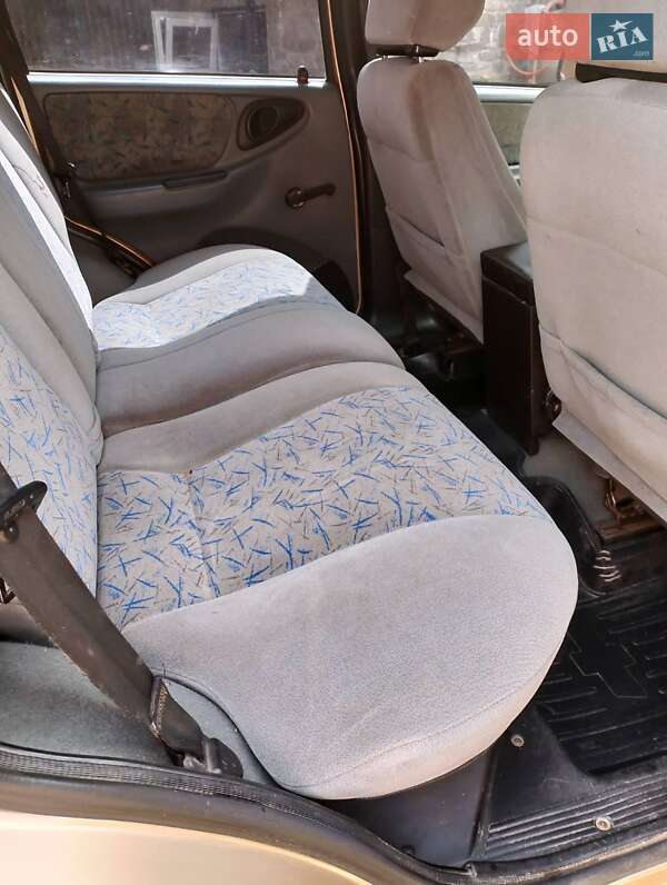 Позашляховик / Кросовер Chevrolet Niva 2004 в Рахові