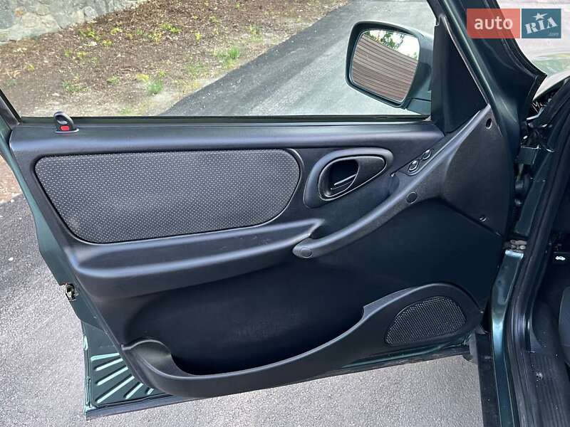 Позашляховик / Кросовер Chevrolet Niva 2019 в Дніпрі