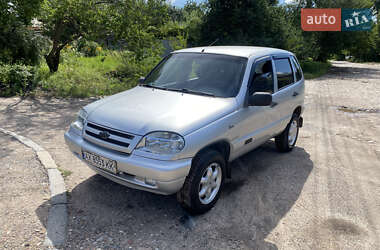 Внедорожник / Кроссовер Chevrolet Niva 2006 в Харькове