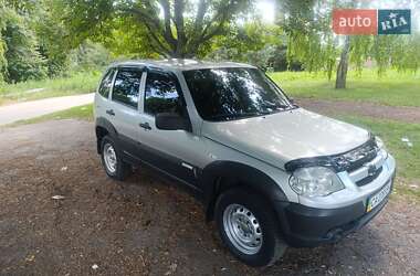 Внедорожник / Кроссовер Chevrolet Niva 2011 в Путивле