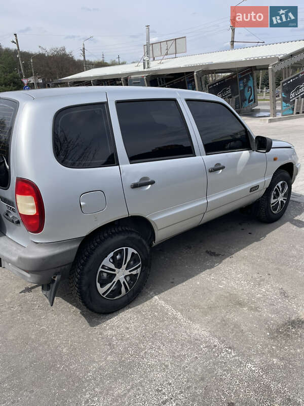 Позашляховик / Кросовер Chevrolet Niva 2008 в Полтаві